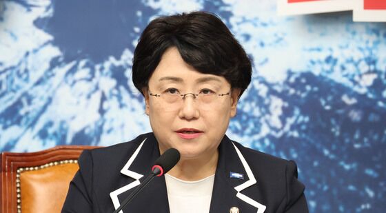 발언하는 김선민 권한대행