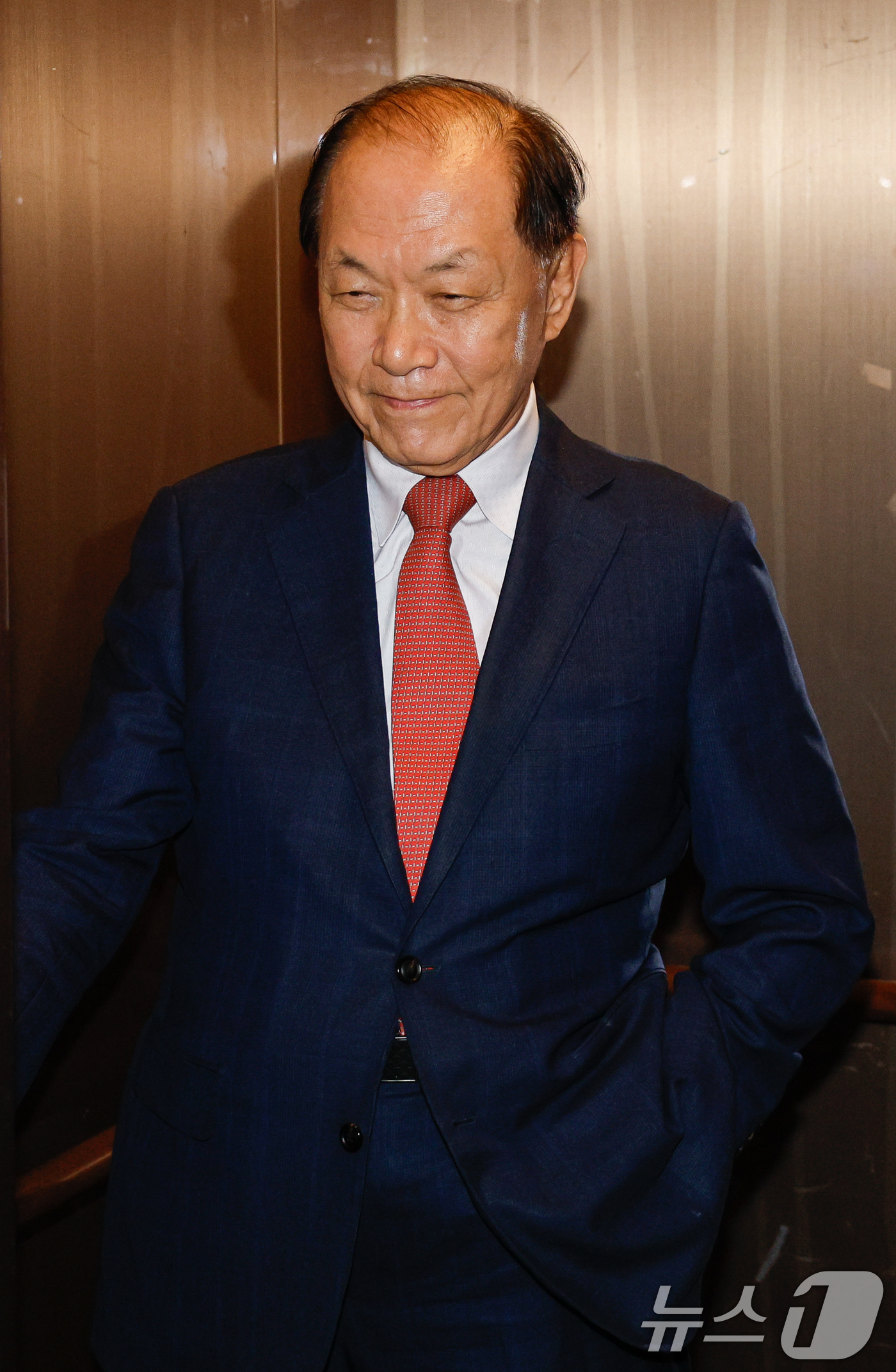 (서울=뉴스1) 안은나 기자 = 황우여 국민의힘 선거관리위원장이 11일 오전 서울 여의도 중앙당사에서 전 한국사 강사 전한길 씨 논란 관련 후속 조치와 재발 방지 대책 강구를 위한 …