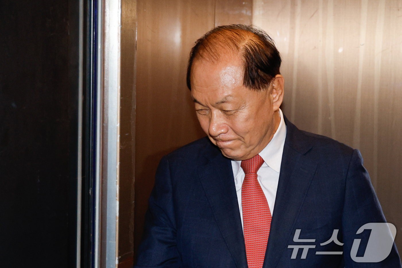 (서울=뉴스1) 안은나 기자 = 황우여 국민의힘 선거관리위원장이 11일 오전 서울 여의도 중앙당사에서 전 한국사 강사 전한길 씨 논란 관련 후속 조치와 재발 방지 대책 강구를 위한 …