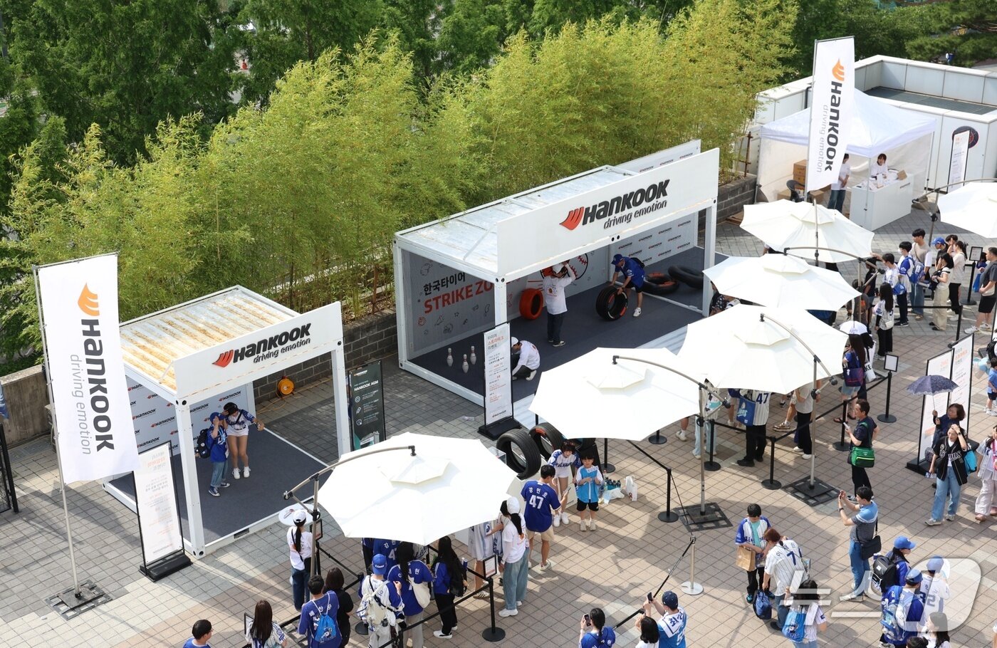 본문 이미지 - 프로야구 한국타이어 스트라이크 존 팝업 현장 모습.(한국타이어 제공) 