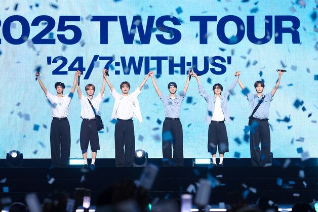 투어스, 5만 관객 동원 日 투어 성료…10월 컴백 깜짝 예고