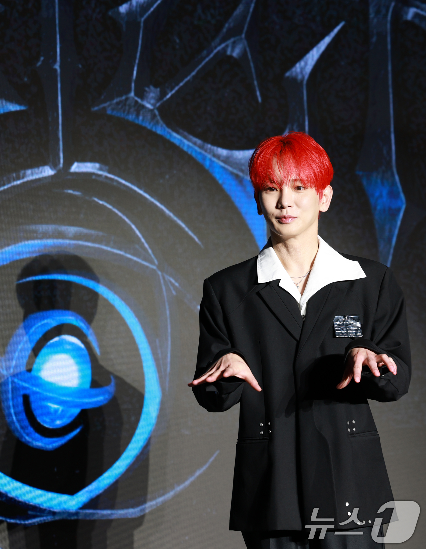 (서울=뉴스1) 권현진 기자 = 샤이니 키가 11일 오후 서울 광진구 풀만 앰배서더 서울 이스트폴에서 가진 정규 3집 ‘HUNTER(헌터)’ 기자간담회에서 포즈를 취하고 있다. 2 …