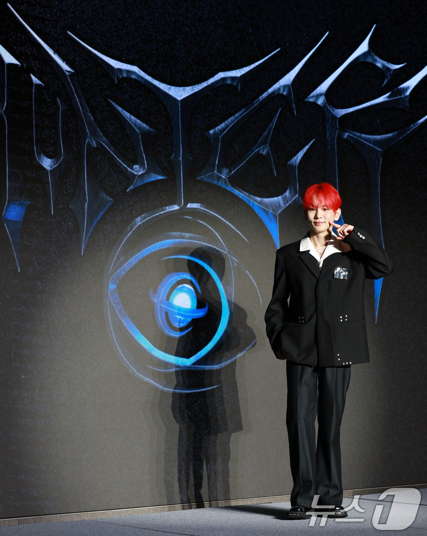 (서울=뉴스1) 권현진 기자 = 샤이니 키가 11일 오후 서울 광진구 풀만 앰배서더 서울 이스트폴에서 가진 정규 3집 ‘HUNTER(헌터)’ 기자간담회에서 포즈를 취하고 있다. 2 …