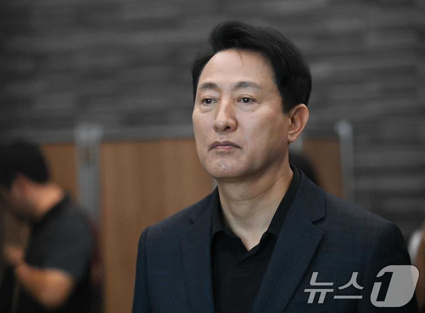 (서울=뉴스1) 김민지 기자 = 오세훈 서울시장이 11일 오후 증설 화장로 현장점검을 위해 서울 서초구 서울추모공원을 방문해 화장로 4기 증설 현장을 둘러보고 있다. (공동취재) …