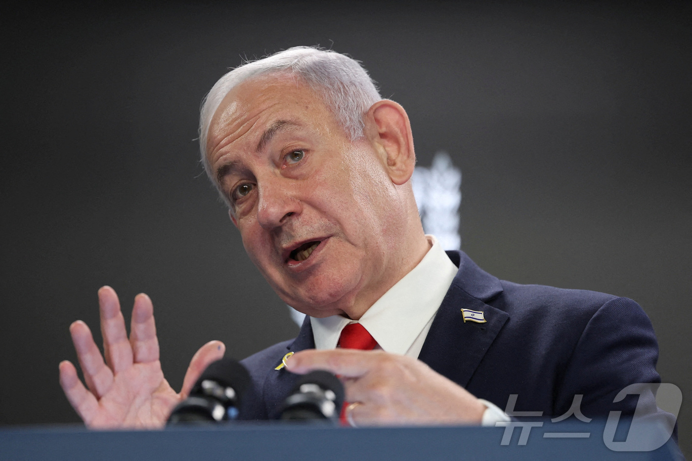 (예루살렘 로이터=뉴스1) 권영미 기자 = 10일(현지시간) 이스라엘 예루살렘 총리실에서 열린 기자회견에서 베냐민 네타냐후 이스라엘 총리가 발언하고 있다. 2025.08.10.ⓒ …