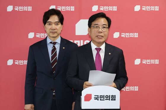 野 "개딸 잔치" 광복절 특사 맹공…국민임명식 불참(종합)
