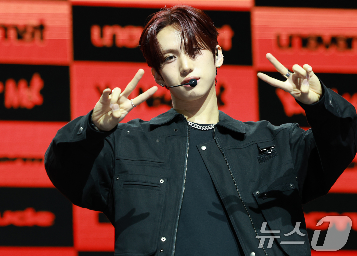 (서울=뉴스1) 권현진 기자 = 그룹 아이덴티티(idntt)의 첫 유닛 유네버맷(unevermet) 김주호가 11일 오후 서울 한남동 블루스퀘어에서 가진 데뷔 앨범 '유네버멧' 발 …