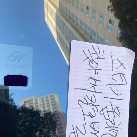 '주차 스티커 붙이면 칼로 찌른다'…주차장 협박 메모에 주민들 술렁
