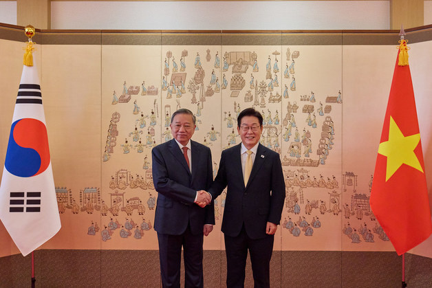 李대통령, 베트남 국빈방문…내일 럼 서기장과 정상회담