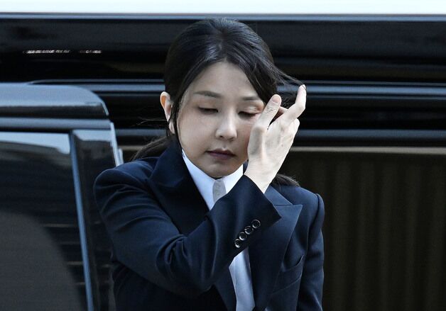 김건희, 오늘 호송차 타고 특검으로…구속 후 첫 소환조사