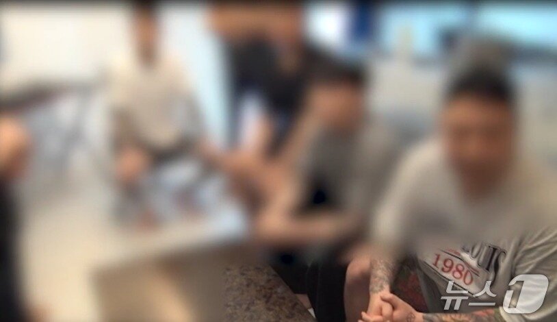 본문 이미지 - A 씨 일당 검거 현장. (과천경찰서 제공. 재판매 및 DB 금지) 2025.8.12/뉴스1