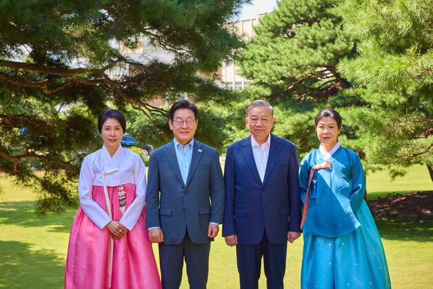 李대통령, 베트남 정상 내외와 전통공연 감상…"뗄 수 없는 관계"