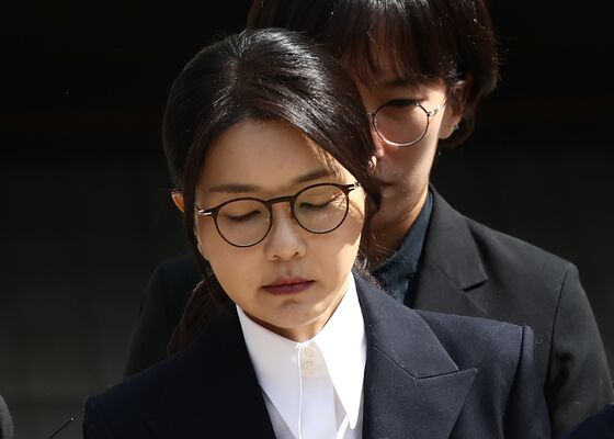 서희건설, 김 여사에 브로치·귀걸이 전달했나…특검 '나토 3종' 조사