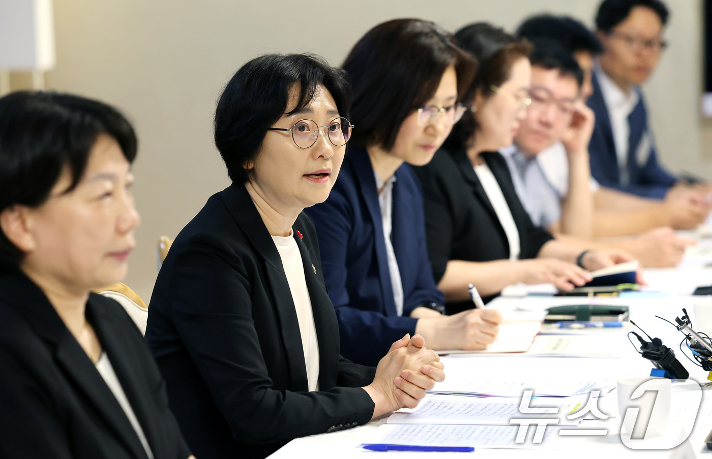 (서울=뉴스1) 임세영 기자 = 이스란 보건복지부 1차관이 12일 서울 종로구 정부서울청사에서 열린 제4차 장기요양위원회 회의에서 발언을 하고 있다. 2025.8.12/뉴스1