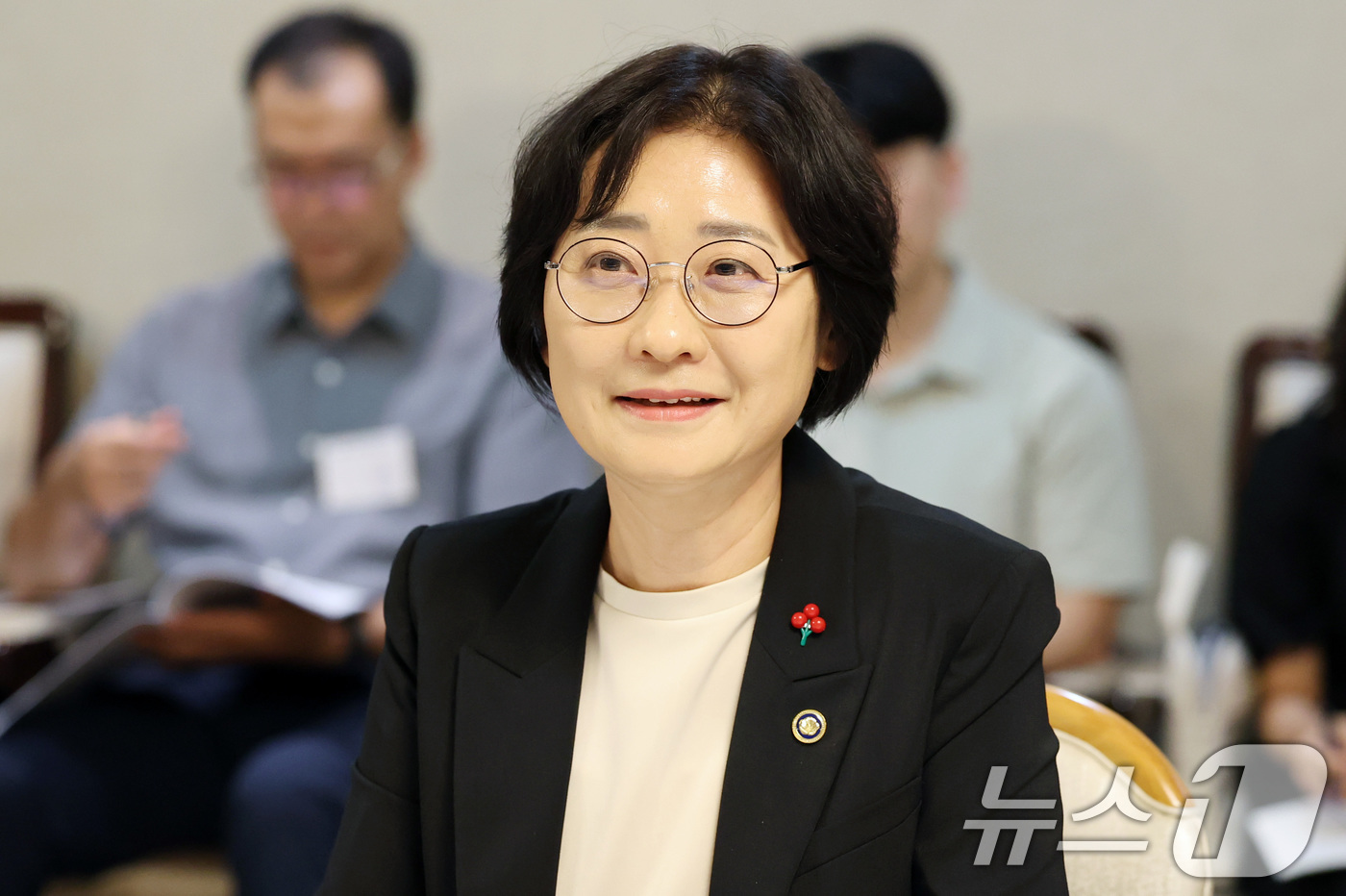 (서울=뉴스1) 임세영 기자 = 이스란 보건복지부 1차관이 12일 서울 종로구 정부서울청사에서 열린 제4차 장기요양위원회 회의에서 발언을 하고 있다. 2025.8.12/뉴스1