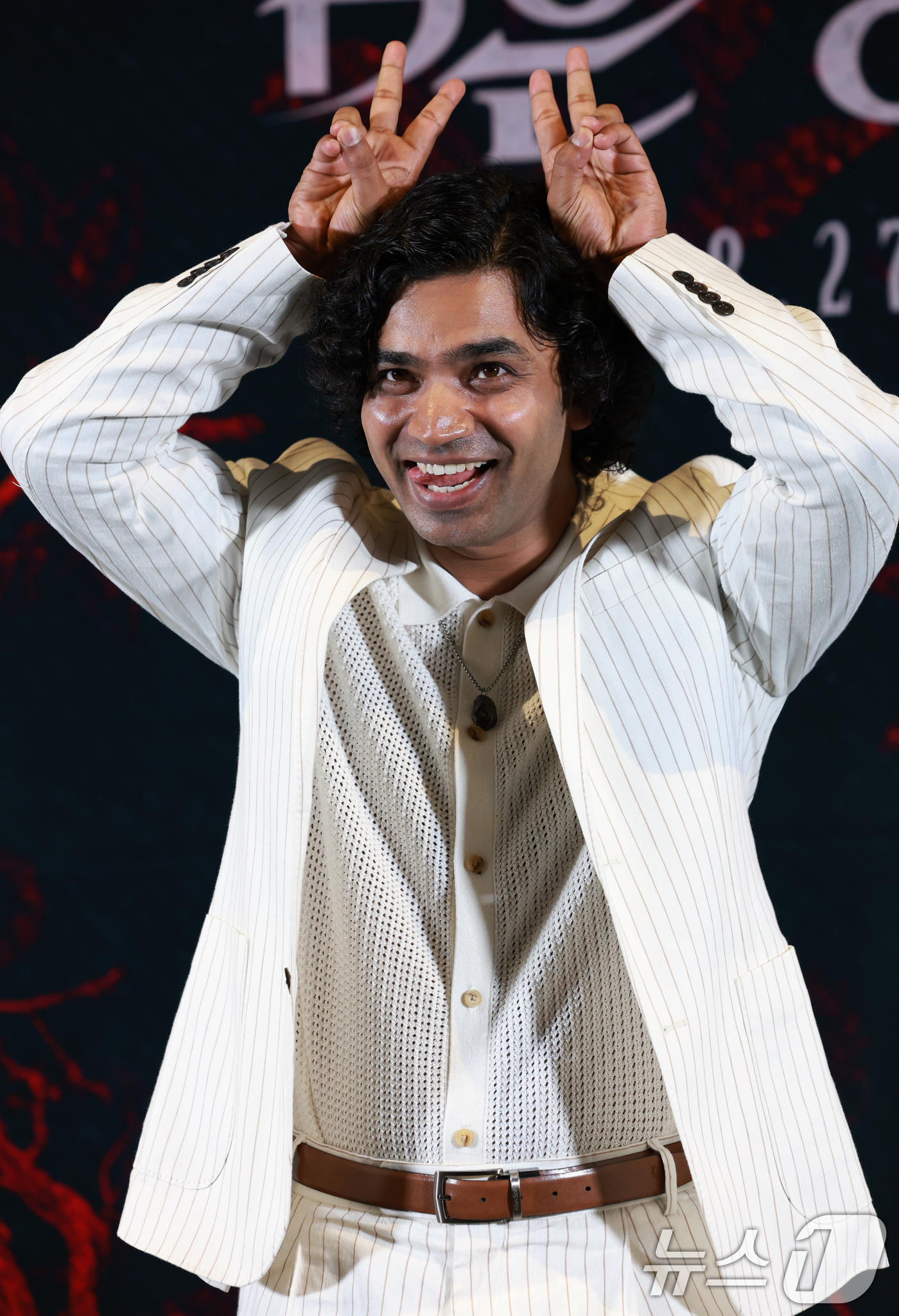 (서울=뉴스1) 권현진 기자 = 배우 아누팜이 12일 오후 서울 용산구 CGV용산아이파크몰에서 열린 영화 '검은 령'(감독 김현준) 언론배급시사회 및 기자간담회에 참석해 포즈를 취 …