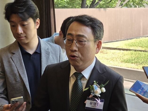 유영상 "AI 전략에 변화…자강과 협력 원칙 지킬 것"