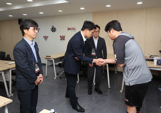TJB 대전방송, LG 문보경에게 '틱장애 비하 발언' 직접 사과