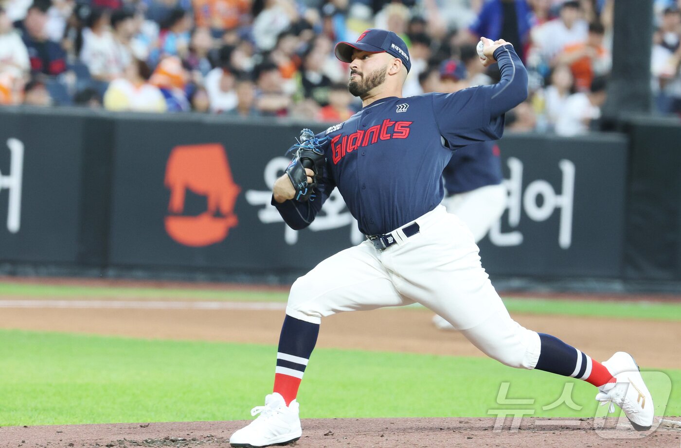 본문 이미지 - 롯데 자이언츠 외국인 투수 알렉 감보아. 2025.8.12/뉴스1 ⓒ News1 김기남 기자