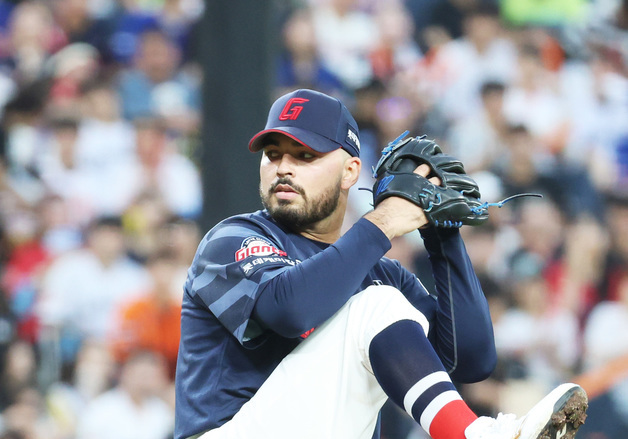 롯데와 결별 감보아, MLB 보스턴과 마이너 계약…빅리그 도전