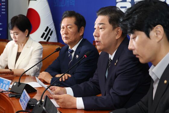 민주 "쌍방울 대북송금 주범은 정치검찰…추석 전 검찰개혁 완수"