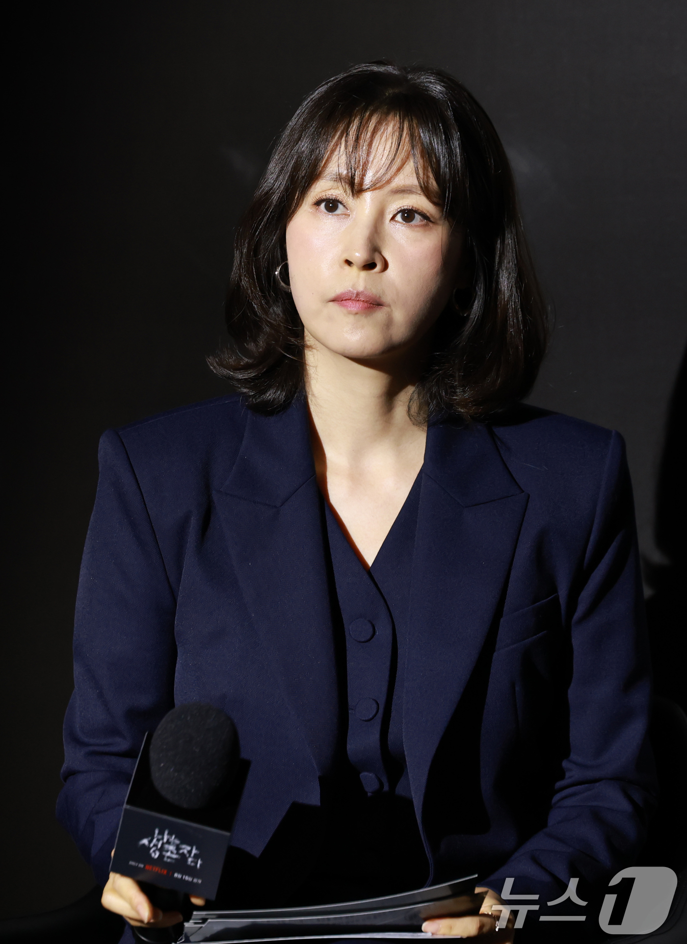 (서울=뉴스1) 권현진 기자 = 박혜진 아나운서가 13일 오전 서울 용산구 CGV용산아이파크몰에서 열린 넷플릭스 다큐멘터리 '나는 생존자다' 제작보고회에 참석해 진행을 하고 있다. …