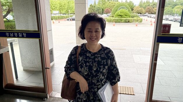 '尹부부 공천개입 의혹' 김영선 경찰 조사…고소인 신분