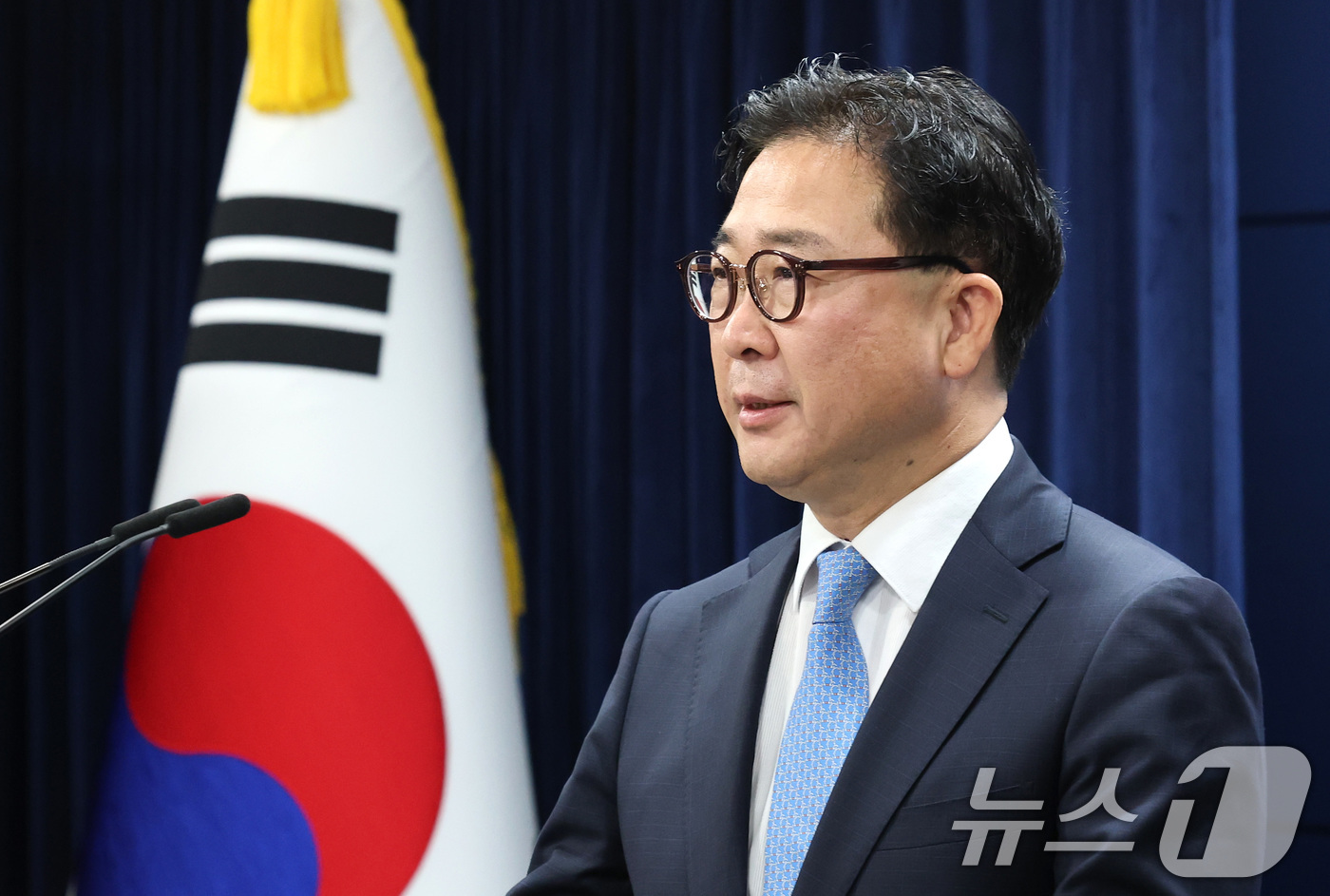 (서울=뉴스1) 임세영 기자 = 김한수 행정안전부 의정관이 13일 서울 종로구 정부서울청사에서 광복 80년 국민주권 대축제 및 제21대 대통령 국민임명식 관련 브리핑을 하고 있다. …