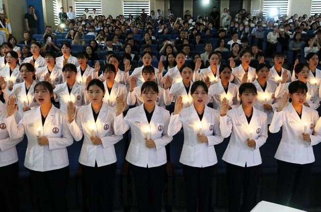 국군간호사관학교 생도 88명 나이팅게일 선서