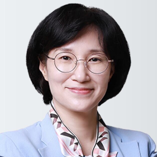 '법조인 출신' 여가 장관 후보자 1년 반 공백 깨나…"예상 밖 인사"