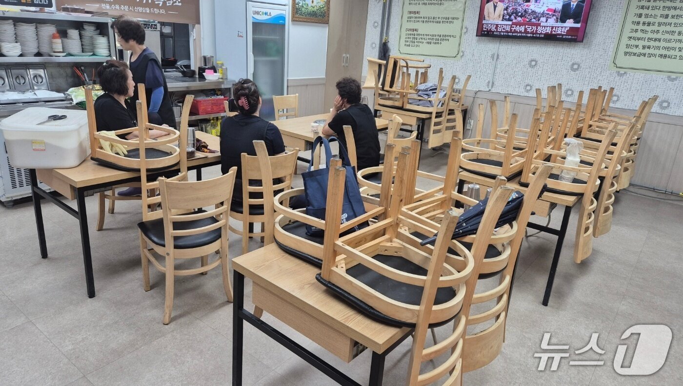 본문 이미지 - 인천 서구 정서진중앙시장의 한 염소탕집 내부. 이시명 기자/뉴스1