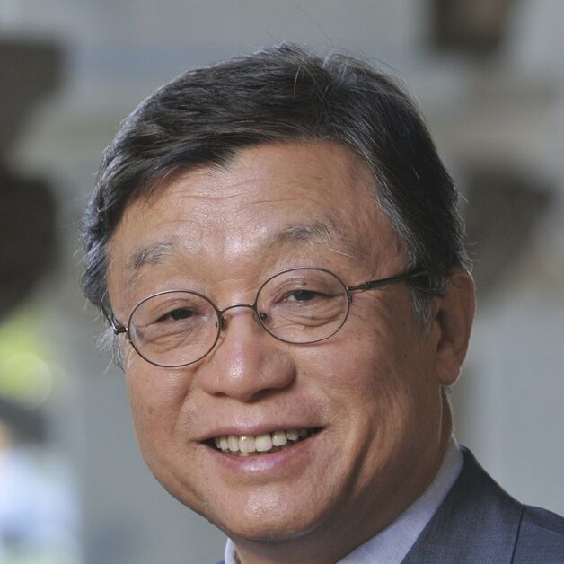 오연천 울산대 총장 '울산대 10년: 긍지와 책무' 출간
