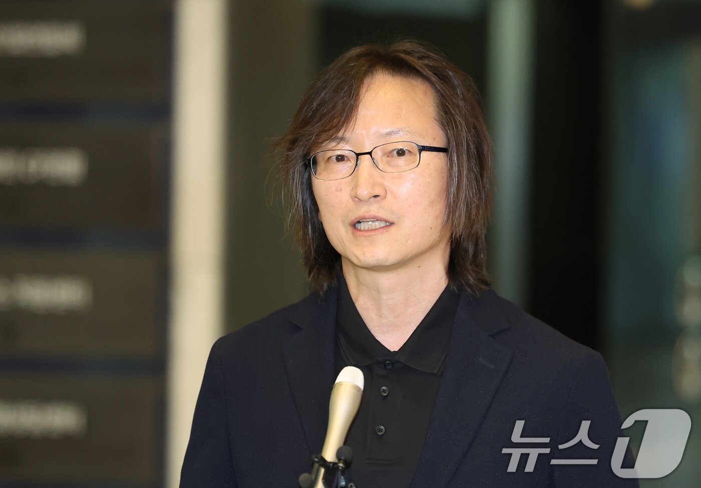 본문 이미지 - 주병기 공정거래위원장 후보자가 14일 오전 서울 중구 대한상의에 마련된 인사청문회 준비 사무실에 출근하며 취재진과 질의응답을 하고 있다. 2025.8.14/뉴스1 ⓒ News1 장수영 기자