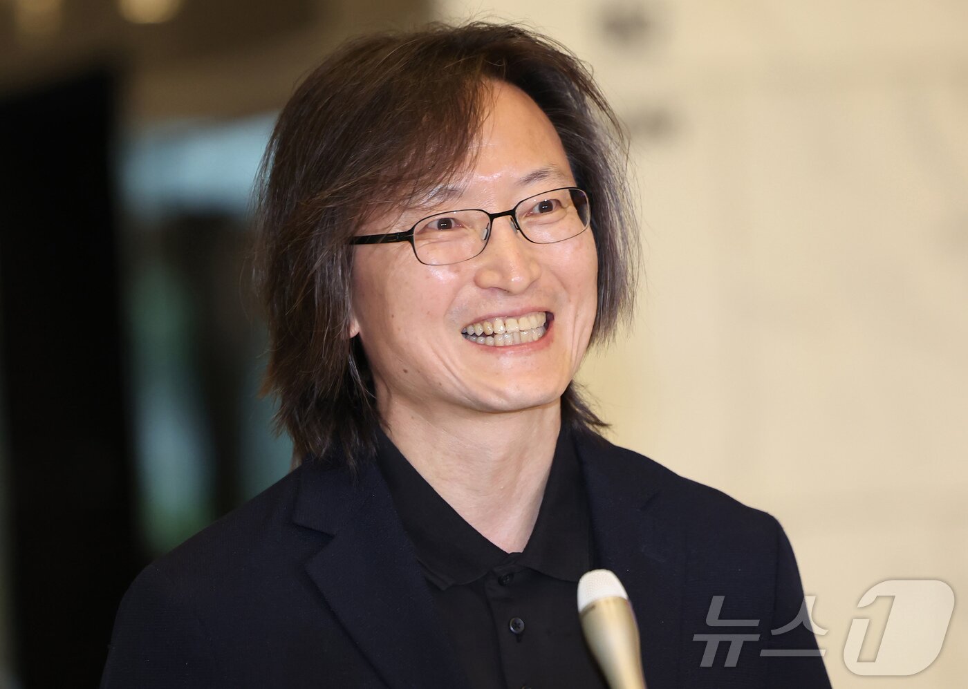 본문 이미지 - 주병기 공정거래위원장 후보자가 14일 오전 서울 중구 대한상의에 마련된 인사청문회 준비 사무실에 출근하며 취재진과 질의응답을 하고 있다. 2025.8.14/뉴스1 ⓒ News1 장수영 기자