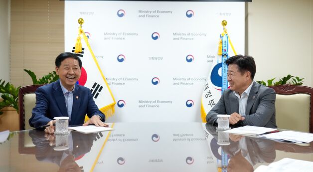 제주도 "청보리 섬 '가파도'를 탄소중립 섬으로"