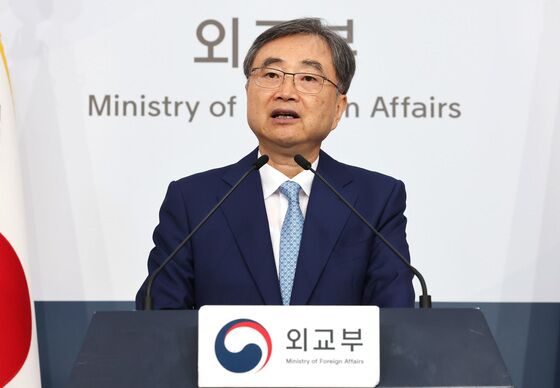 조현 외교 "美는 '北 핵보유' 인정 안 해…북미 간 밀당 필요할 것"