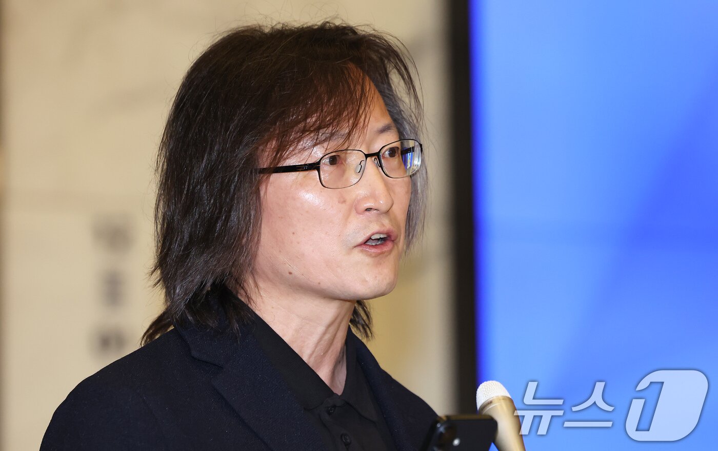 본문 이미지 - 주병기 공정거래위원장 후보자가 14일 오전 서울 중구 대한상의에 마련된 인사청문회 준비 사무실에 출근하며 취재진과 질의응답을 하고 있다. 2025.8.14/뉴스1 ⓒ News1 장수영 기자