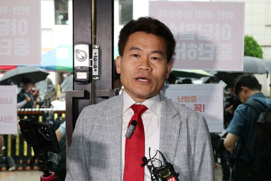 전한길 '경징계'에 국힘 "수용할 수밖에"…민주 "어쩔 수 없는 정당"