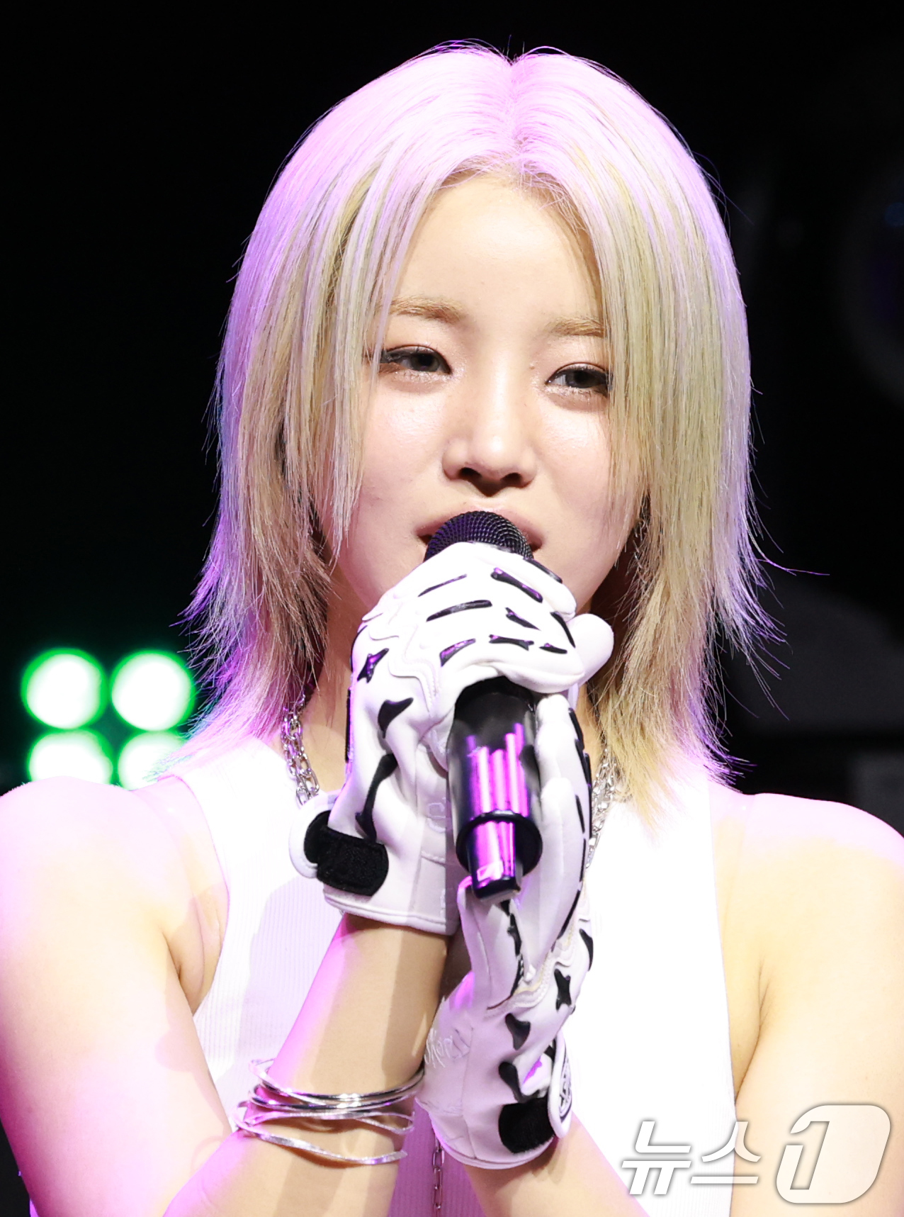 (서울=뉴스1) 권현진 기자 = 그룹 영파씨(YOUNG POSSE)의 정선혜가 14일 오후 서울 서대문구 예스24 원더로크홀에서 열린 네 번째 EP 'Growing Pain pt. …