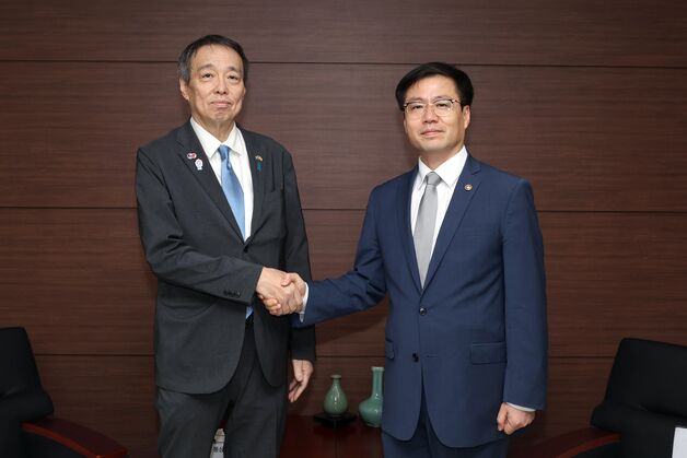 日 대사 만난 여한구 "불확실한 통상 환경, 한·일 실질 경제 협력 강화"