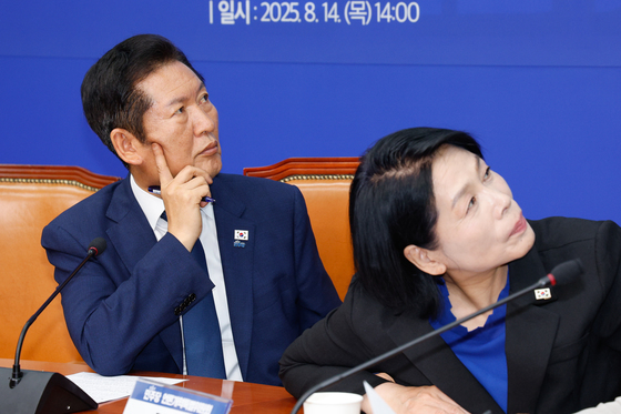 박지원 "鄭, 억울해도 연임도전 안돼"→ 최민희 "선택 강요, 압박은 곤란"