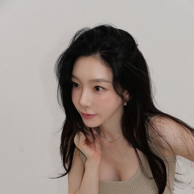 태연, 크롭톱 입고 뽐낸 반전 글래머 몸매…여전한 미모까지 [N샷]