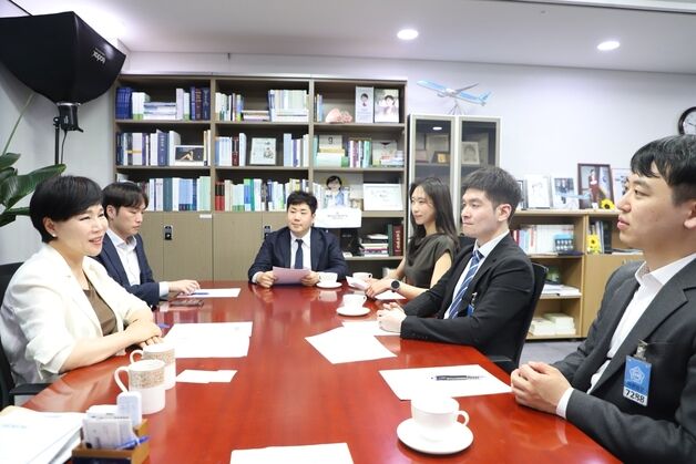 전공의 대표단 만난 전현희 의원 "원활한 복귀방안 찾겠다"