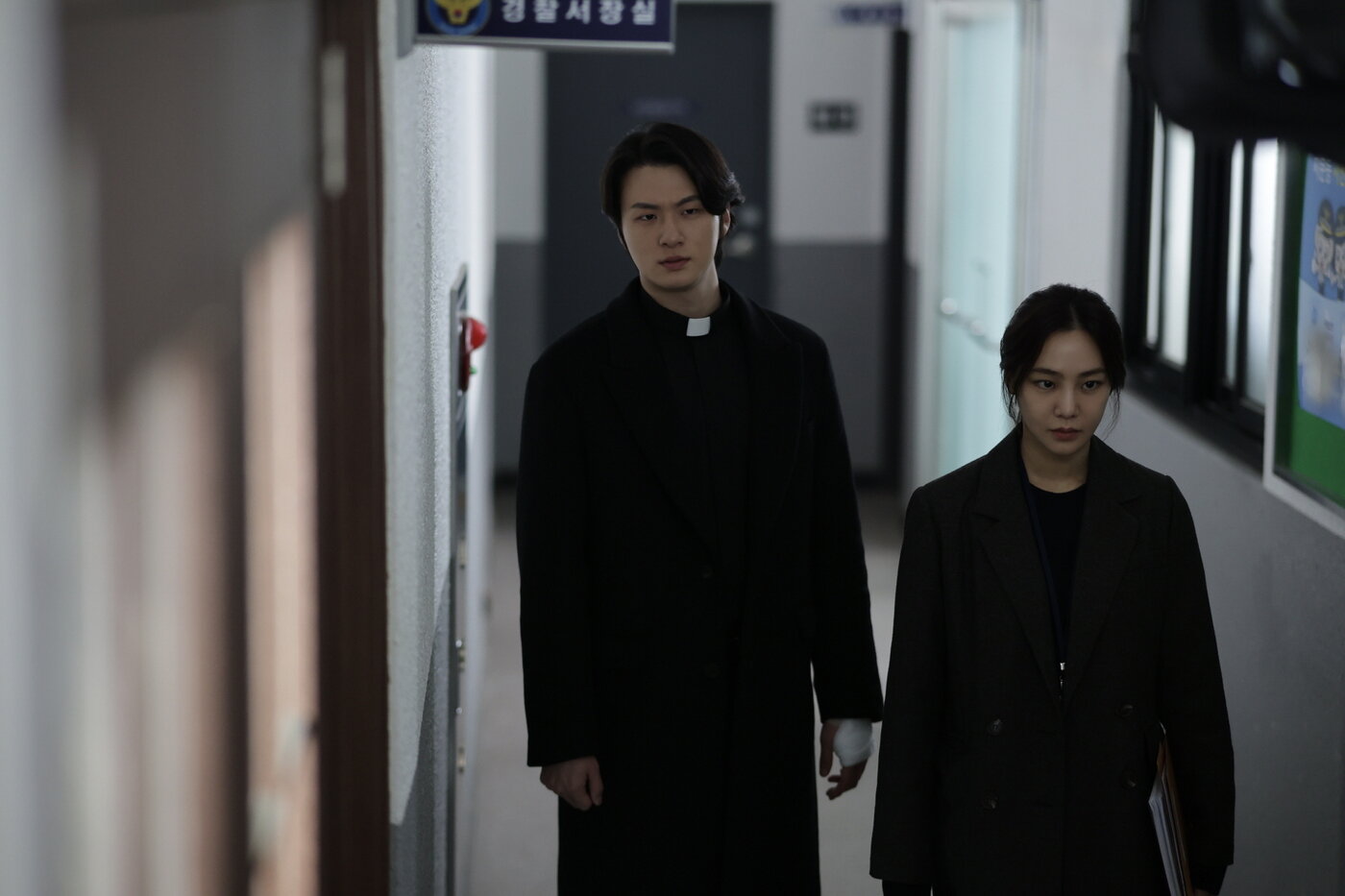 본문 이미지 - '온리 갓 노우즈 에브리띵' 스틸 컷