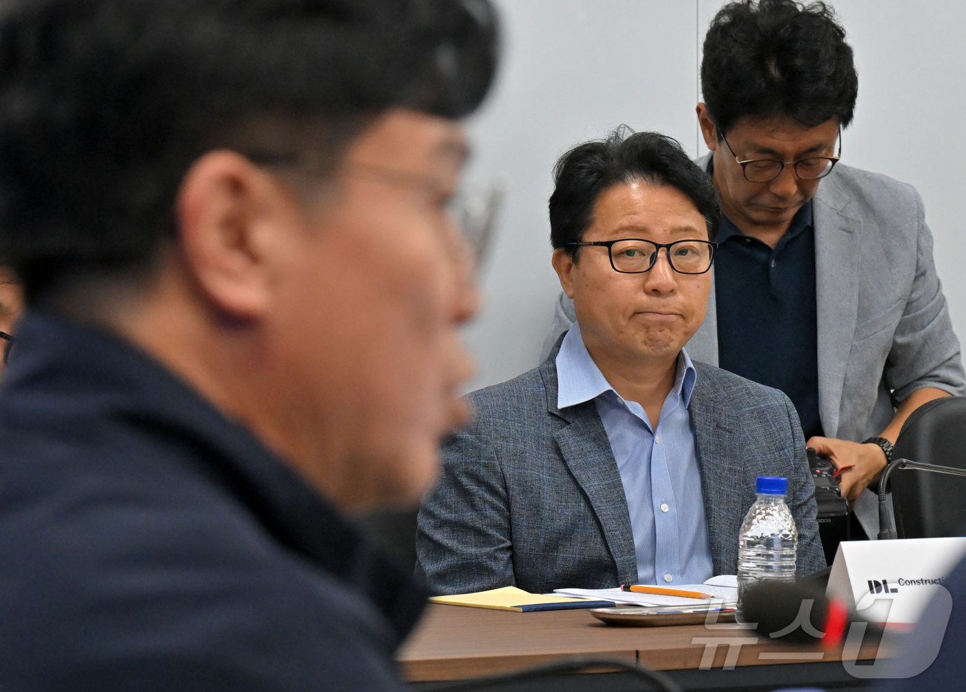 (서울=뉴스1) 민경석 기자 = 강윤호 DL건설 대표가 14일 오후 서울 중구 직업능력평가원에서 열린 중대재해 근절을 위한 20대 건설사 CEO 간담회에서 김영훈 고용노동부 장관의 …