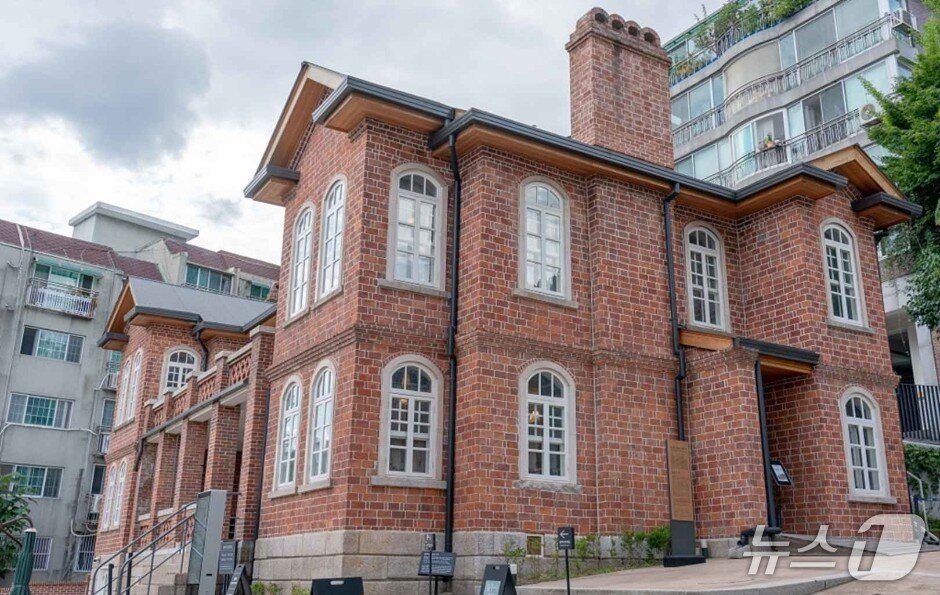 본문 이미지 - 3.1운동 당시 독립선언문을 입수하여 통해 전 세계에 알린 사람이 바로 앨버트 테일러 부부가 살았던 딜쿠샤&#40;한국관광공사 제공&#41;