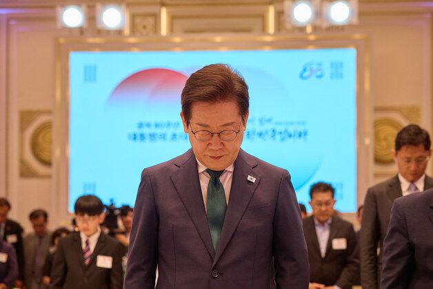 李대통령 "北 체제 존중 흡수통일 안해…한일, 경제 동반자"(종합)