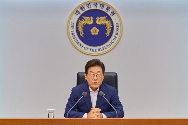 李대통령 "현재 北 체제 인정, 흡수통일 추구 않을 것…대화 복원에 화답하길"