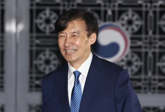 조국 "李대통령 사면 결정, 정치공학적 판단 아니라 봐"(종합)