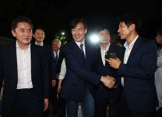 돌아온 조국 공개행보 시작…범여권 정치 지형 흔들린다
